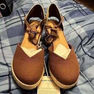 NWT Espadrille Canvas Wedges with Ankle Laces size 10